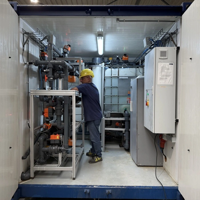 Team working in pre-container